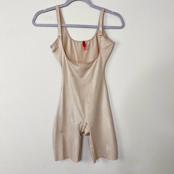 SPANX Simplicity Slimming OpenBust Mid-Thigh Beige BodySuit Shapewear - Picture 2 of 15